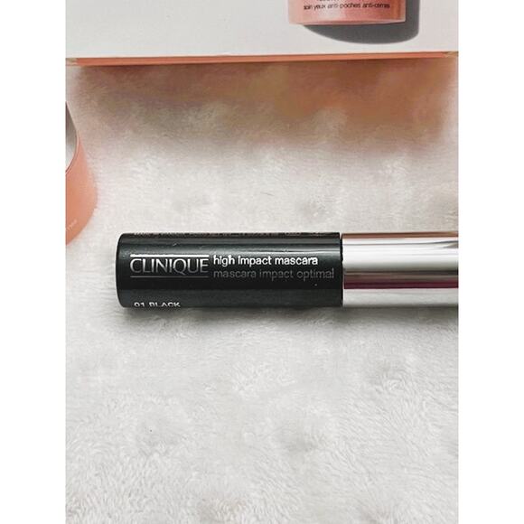 Clinique 3-pc. Discover Gift Set, Travel Size, All About Eyes & Moisture Surge - Picture 6 of 7